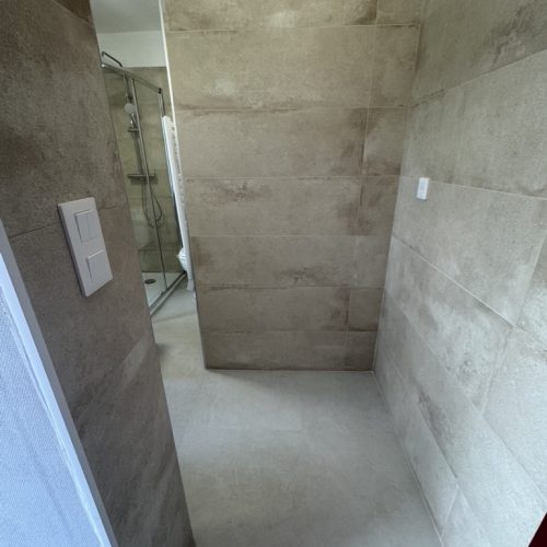 343C1CEB-9358-4A0F-9D21-AE57CA40B314_1_105_c