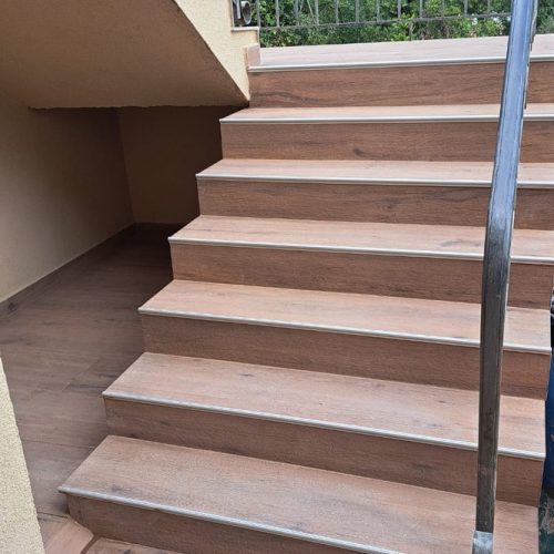 3BD71ACF-DEDA-4C8C-99C5-9520229FCD7B_1_105_c