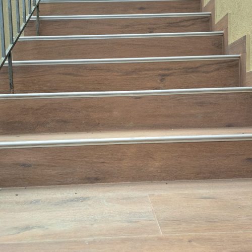 49CF69AC-98E3-4F1D-BFF2-95D7EF4EA95E_1_105_c