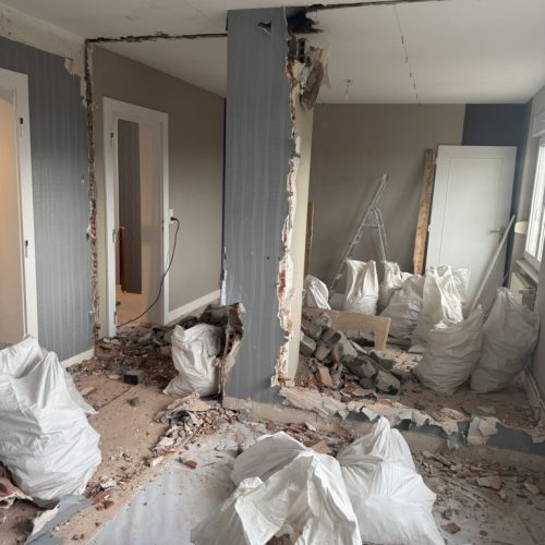 CB867BC1-45F5-456F-B59F-04ED51023B49_1_105_c