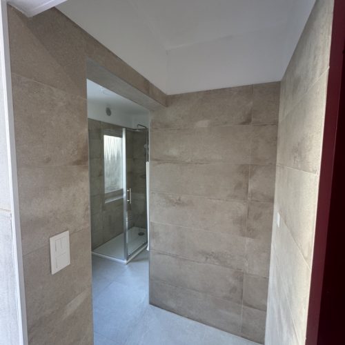 E7C20738-2F01-4D75-8C7D-443ACC5AC579_1_105_c